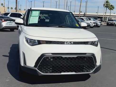 Used 2024 Kia Soul LX w/ Option Group 015 FWD image 4