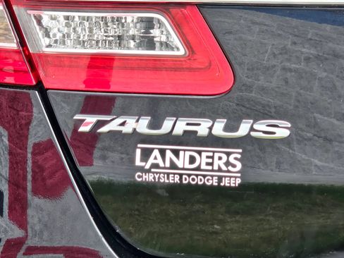 Used 2019 Ford Taurus SE FWD image 29