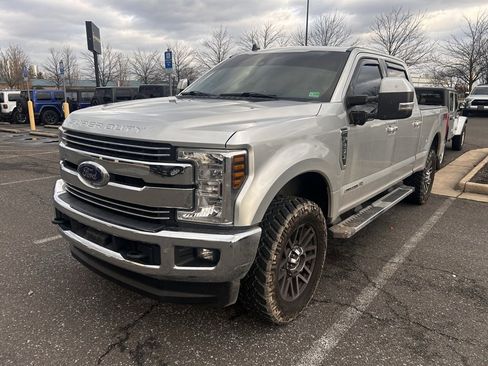 Used 2019 Ford F250 Lariat w/ Lariat Ultimate Package image 2
