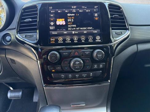 Used 2021 Jeep Grand Cherokee Laredo X AWD/4WD image 19