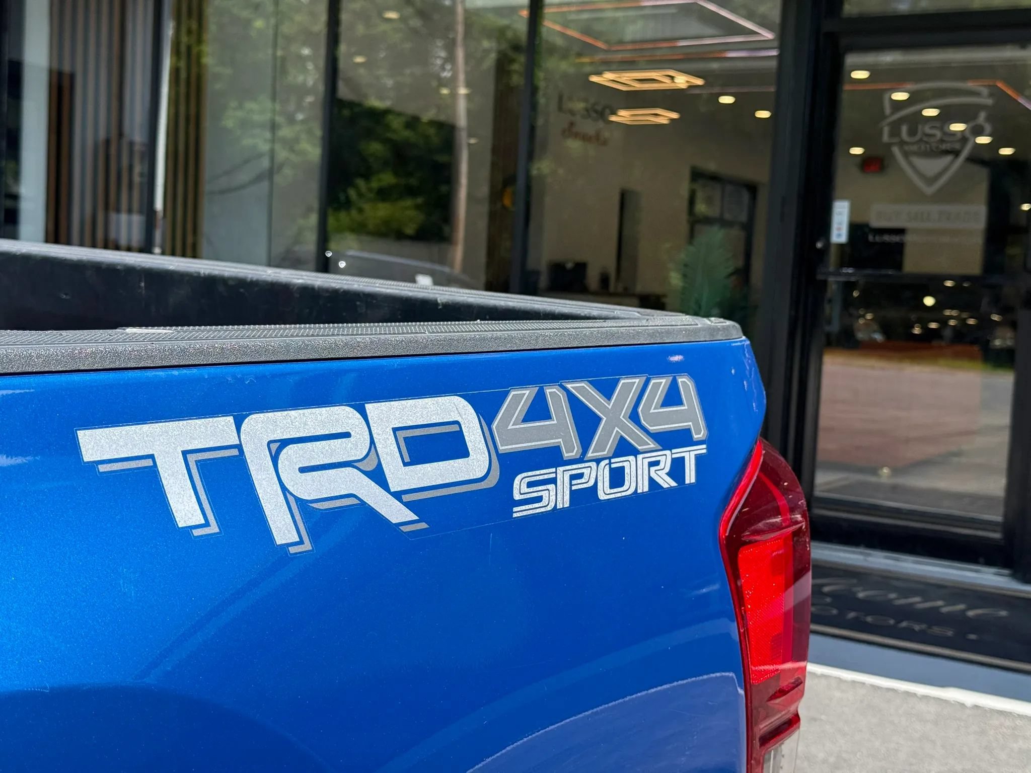 Used 2016 Toyota Tacoma TRD Sport w/ Towing Package AWD/4WD image 35