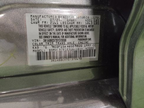 Used 2025 Nissan Sentra SV image 33