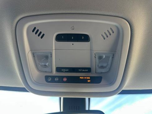 Used 2019 Chevrolet Traverse LT AWD/4WD image 41