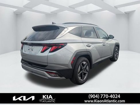 Used 2025 Hyundai Tucson SEL FWD image 3