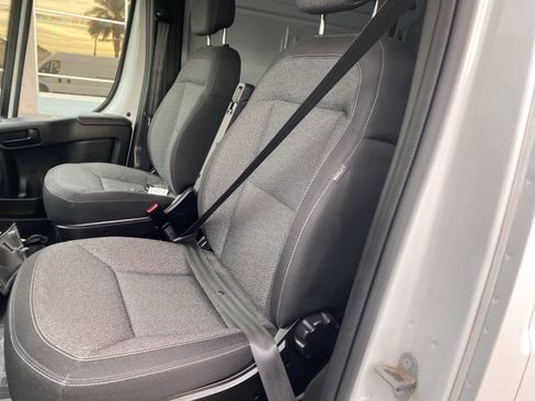 Used 2025 RAM ProMaster 2500 w/ Convenience Group image 11