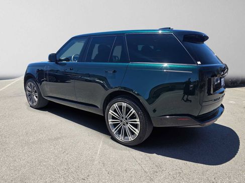 Used 2025 Land Rover Range Rover SE AWD/4WD image 3