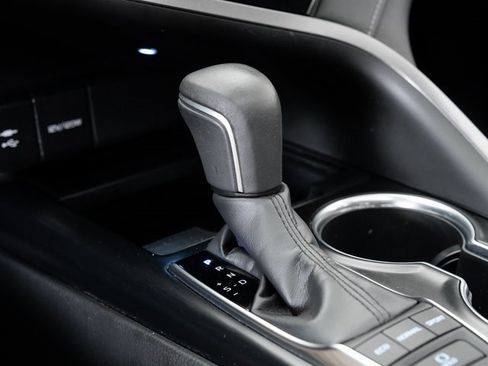 Used 2019 Toyota Camry XSE image 18