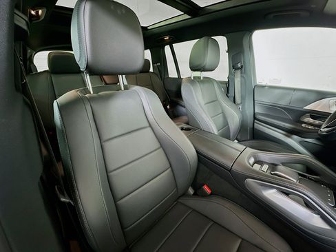 Certified 2025 Mercedes-Benz GLS 450 GLS 450 image 31
