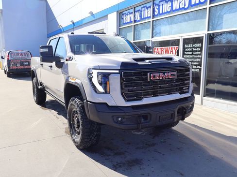 New 2026 GMC Sierra 2500 AT4X image 2