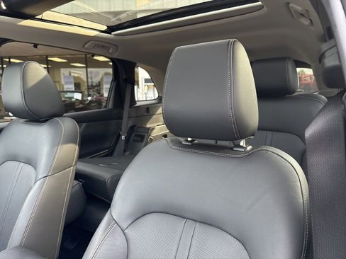 Used 2025 MAZDA CX-70 Plug-In Hybrid w/ Premium Pkg image 19