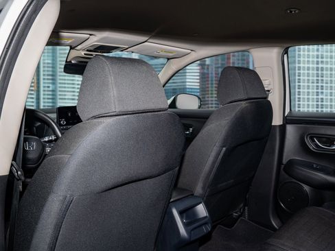 Used 2023 Honda HR-V LX image 17