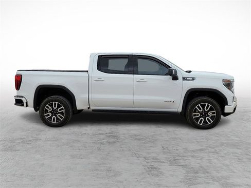 Used 2022 GMC Sierra 1500 AT4 w/ AT4 Premium Package image 12