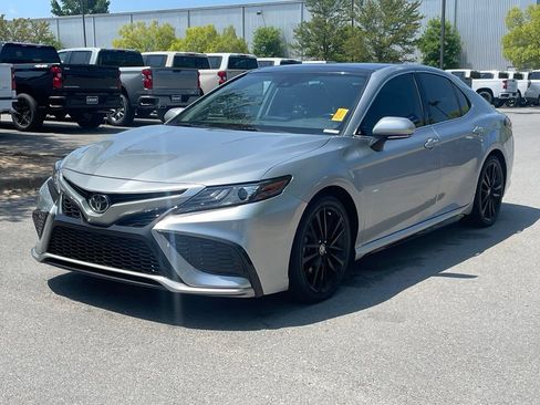 Used 2021 Toyota Camry XSE FWD image 3