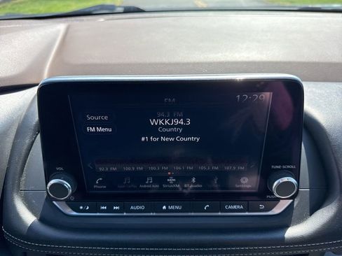 Used 2023 Nissan Rogue SV image 21