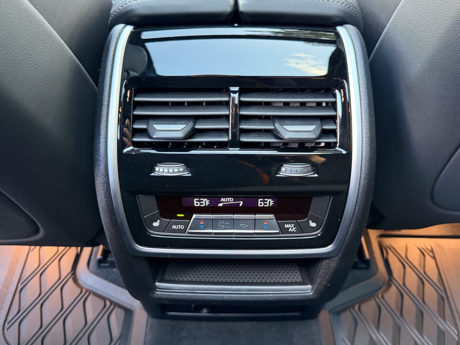 New 2026 BMW X5 M60i AWD/4WD image 16