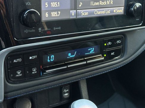 Used 2017 Toyota Corolla L image 21