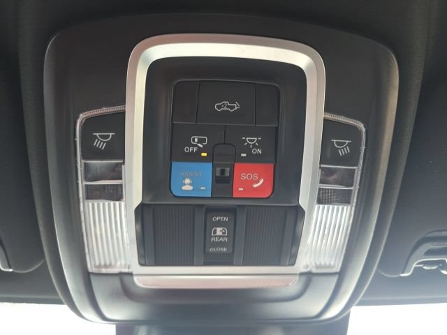 Used 2025 RAM 2500 Power Wagon AWD/4WD image 31