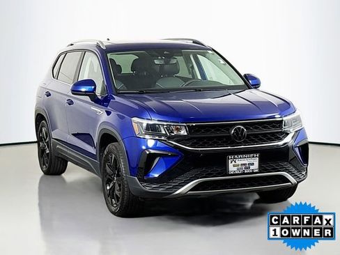 Used 2023 Volkswagen Taos SE image 1