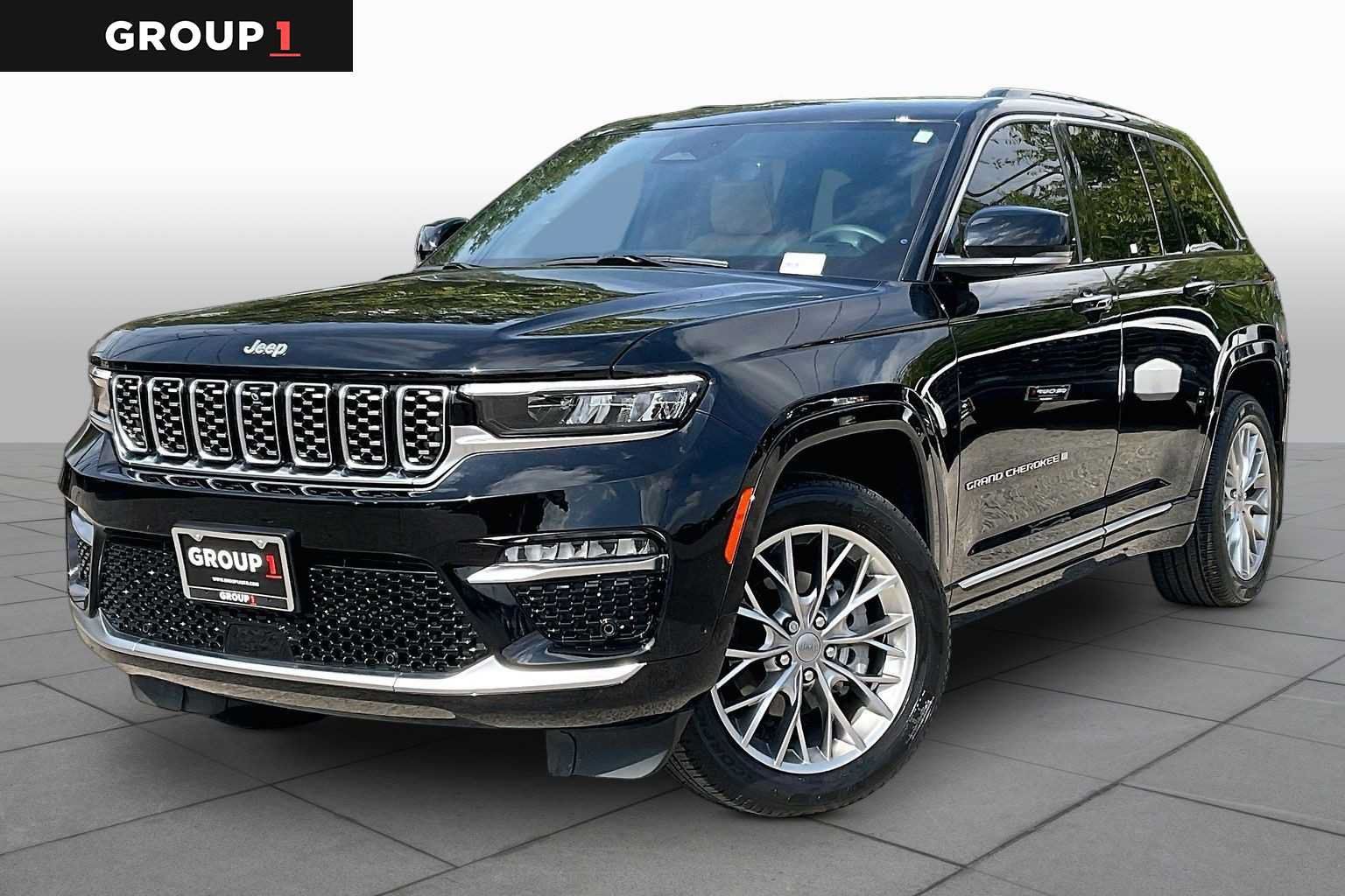 Used 2025 Jeep Grand Cherokee Summit w/ MOPAR Finishing Package AWD/4WD image 1