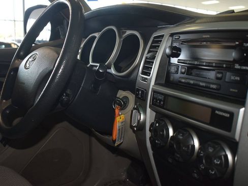 Used 2003 Toyota 4Runner SR5 AWD/4WD image 16