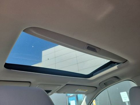 Used 2024 Honda CR-V EX-L image 12