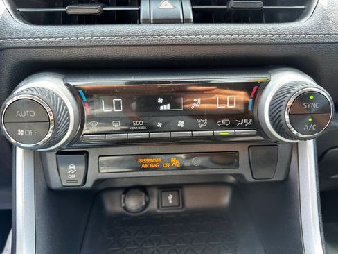 Used 2020 Toyota RAV4 XLE w/ Convenience Package AWD/4WD image 41