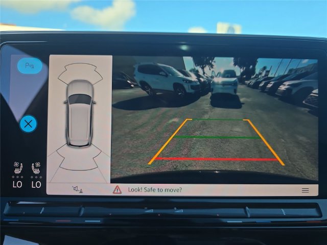 Used 2024 Volkswagen Atlas SE w/ Panoramic Sunroof Package FWD image 20