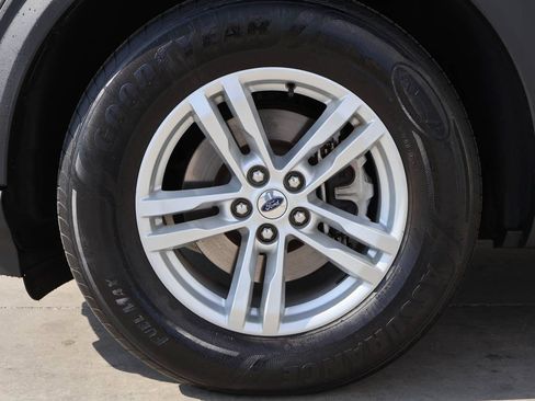 Used 2024 Ford Explorer XLT w/ Equipment Group 202A AWD/4WD image 6