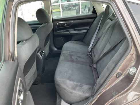 Used 2015 Nissan Altima 2.5 SV w/ Convenience Package image 26