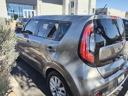 Used 2018 Kia Soul + FWD image 8