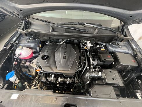 Used 2025 Kia Sportage LX image 31