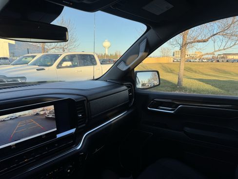 Used 2025 Chevrolet Silverado 1500 LT image 12