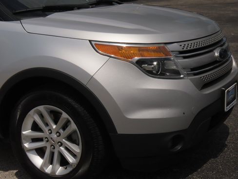 Used 2013 Ford Explorer XLT image 6