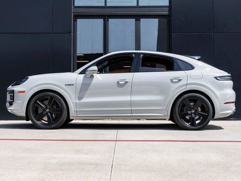 New 2025 Porsche Cayenne Turbo image 53