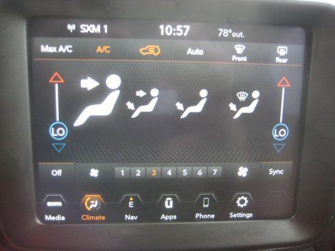 Used 2023 Jeep Renegade Latitude image 23