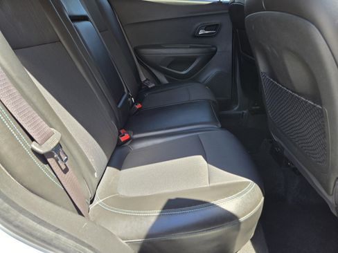 Used 2016 Chevrolet Trax LT w/ LT Convenience Package FWD image 11
