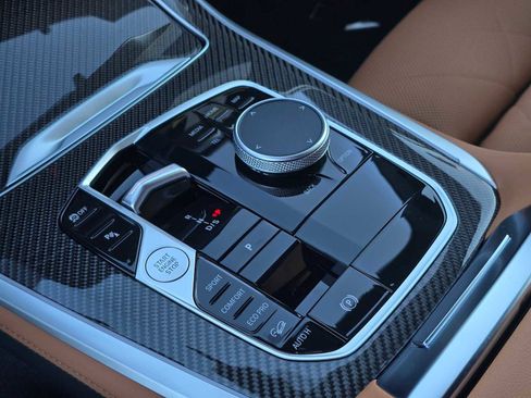 Used 2025 BMW X5 M60i w/ Climate Comfort Package image 31