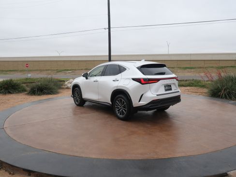 Certified 2024 Lexus NX 250 FWD w/ Premium Package image 5