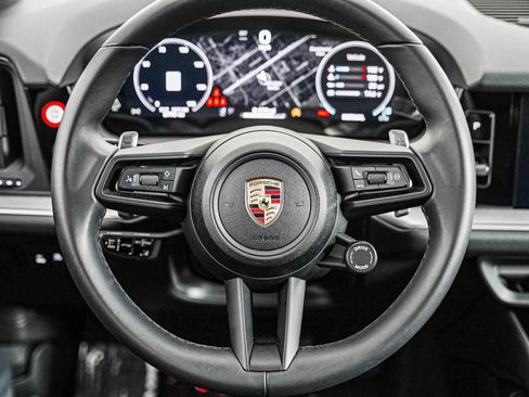 Certified 2025 Porsche Cayenne AWD/4WD image 17