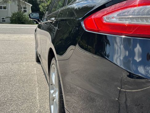 Used 2016 Ford Fusion SE AWD/4WD image 16