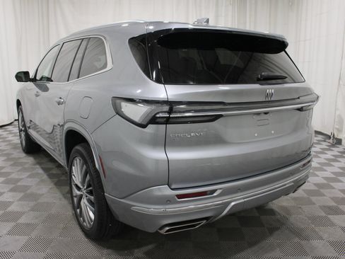 Used 2025 Buick Enclave Avenir AWD/4WD image 34