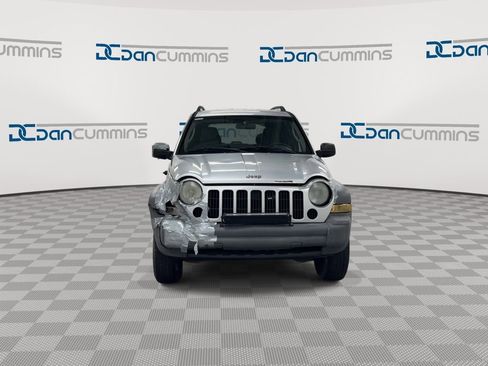 Used 2005 Jeep Liberty Sport AWD/4WD image 3