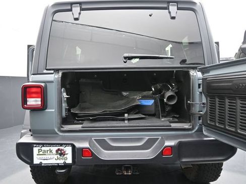 Used 2024 Jeep Wrangler Unlimited Sport AWD/4WD image 12