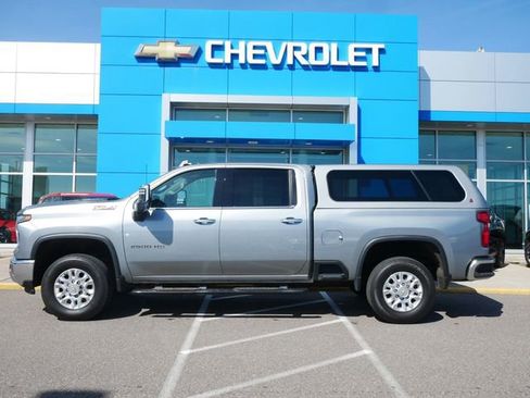 Used 2024 Chevrolet Silverado 2500 LTZ w/ LTZ Premium Package AWD/4WD image 4