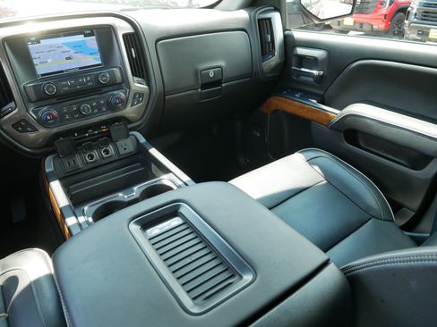 Used 2018 Chevrolet Silverado 1500 High Country AWD/4WD image 11