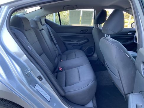 Used 2024 Nissan Altima 2.5 SV image 13
