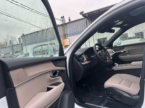 New 2026 Volvo XC90 B6 Plus w/ Protection Package Premier image 21