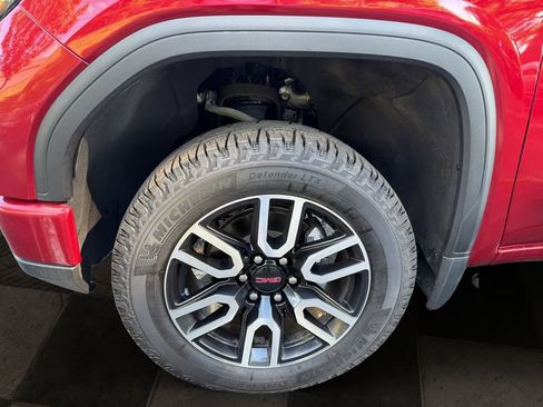 Certified 2023 GMC Sierra 1500 AT4 w/ AT4 Premium Package AWD/4WD image 9