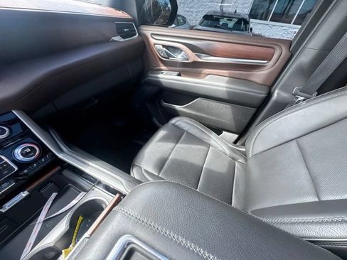 Used 2021 GMC Yukon Denali w/ Denali Premium Package AWD/4WD image 13