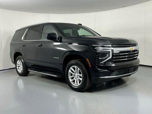 Used 2025 Chevrolet Tahoe LT AWD/4WD image 1